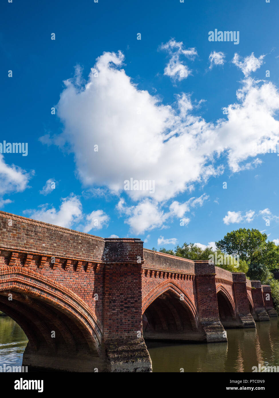 Clifton Hampden Bridge,Clifton Hampden, il fiume Tamigi, Oxfordshire, Inghilterra, Regno Unito, GB. Foto Stock