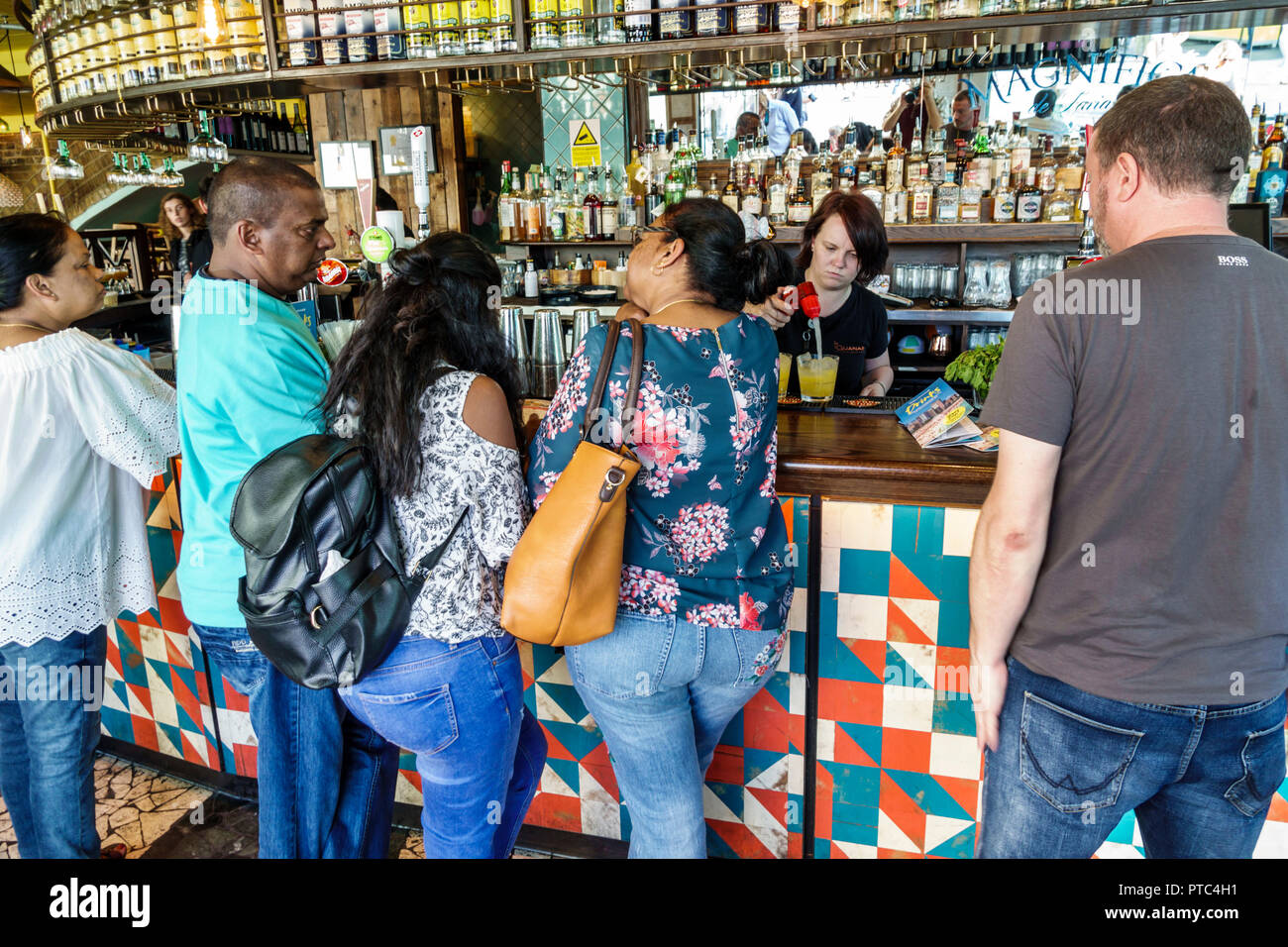 Londra Inghilterra,UK,Regno Unito Gran Bretagna,Lambeth South Bank,Southbank Center,Festival Terrace,Las Iguanas,pub bar,ristorante restaur Foto Stock