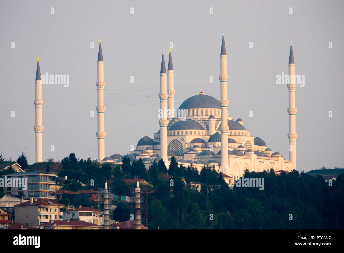 Vista di Camlica moschea di Istanbul, Turchia Foto Stock