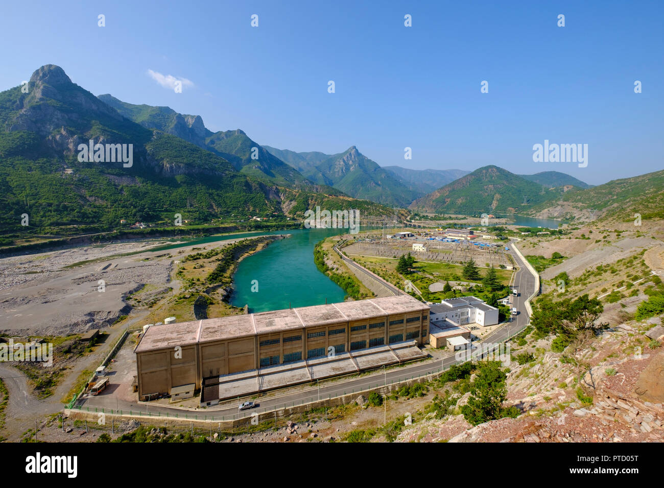 Centrale idroelettrica a diga della Diga Koman, Drin River, Koman, Qark Shkodra, Albania Foto Stock