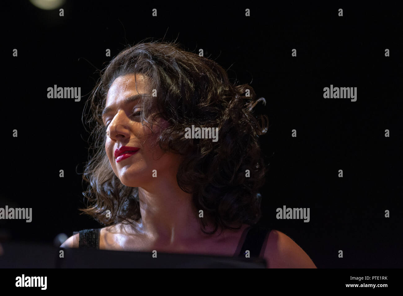 Francoforte, Germania. Il 9 ottobre, 2018. Khatia Buniatishvili (pianista georgiana) in occasione della cerimonia di apertura del settantesimo Frankfurt Book Fair / Buchmesse Francoforte 2018 Credit: Markus Wissmann/Alamy Live News Foto Stock