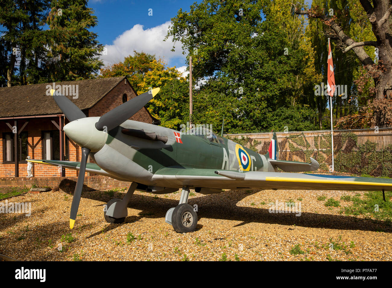 Inghilterra, Berkshire, inferiore, Basildon Beale Park Wildlife Park & Gardens, replica Aksel Spitfire Foto Stock