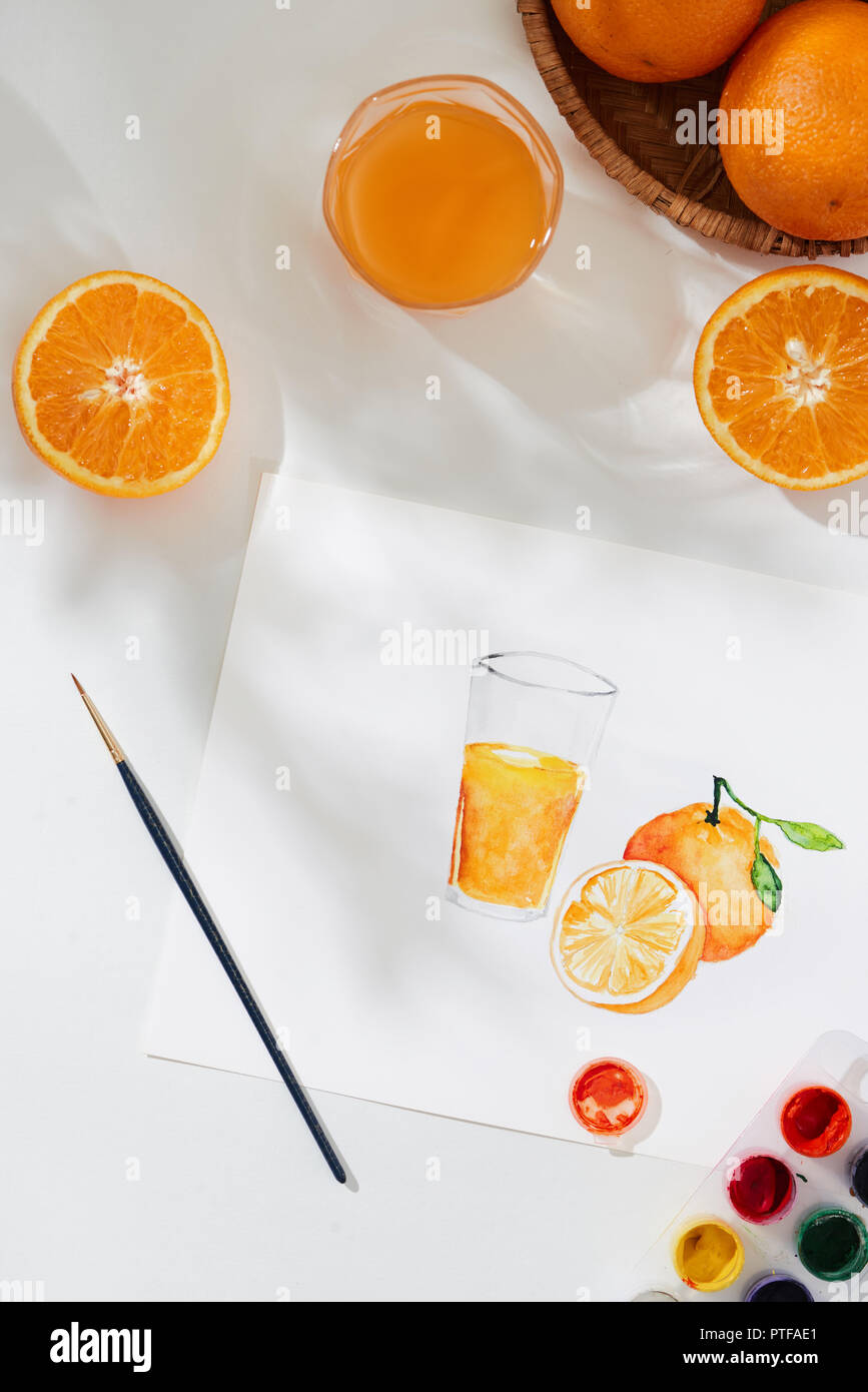 L'estate tropicale concetto fatta di frutta di arancia e disegno a mano illustrazione. Foto Stock