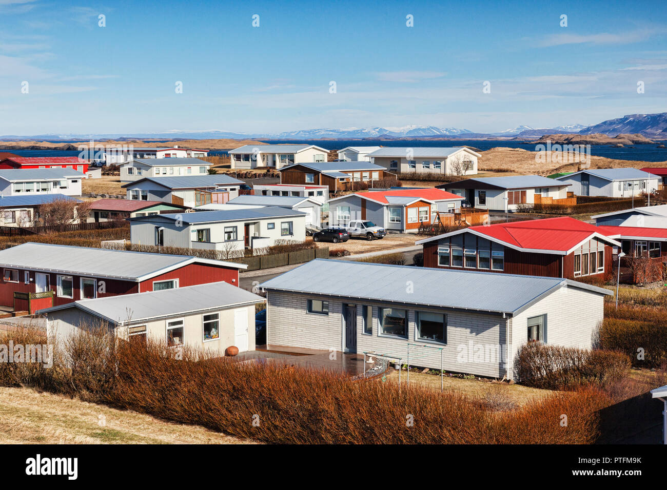 Case moderne in Sykkisholmur, West Islanda. Foto Stock