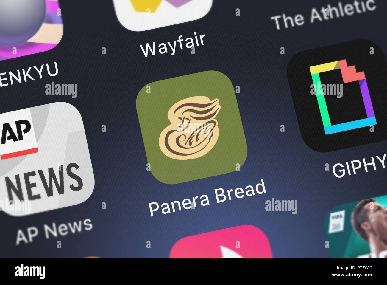 London, Regno Unito - 9 Ottobre 2018: Il Panera Bread mobile app da Panera Bread su un schermo di iPhone. Foto Stock