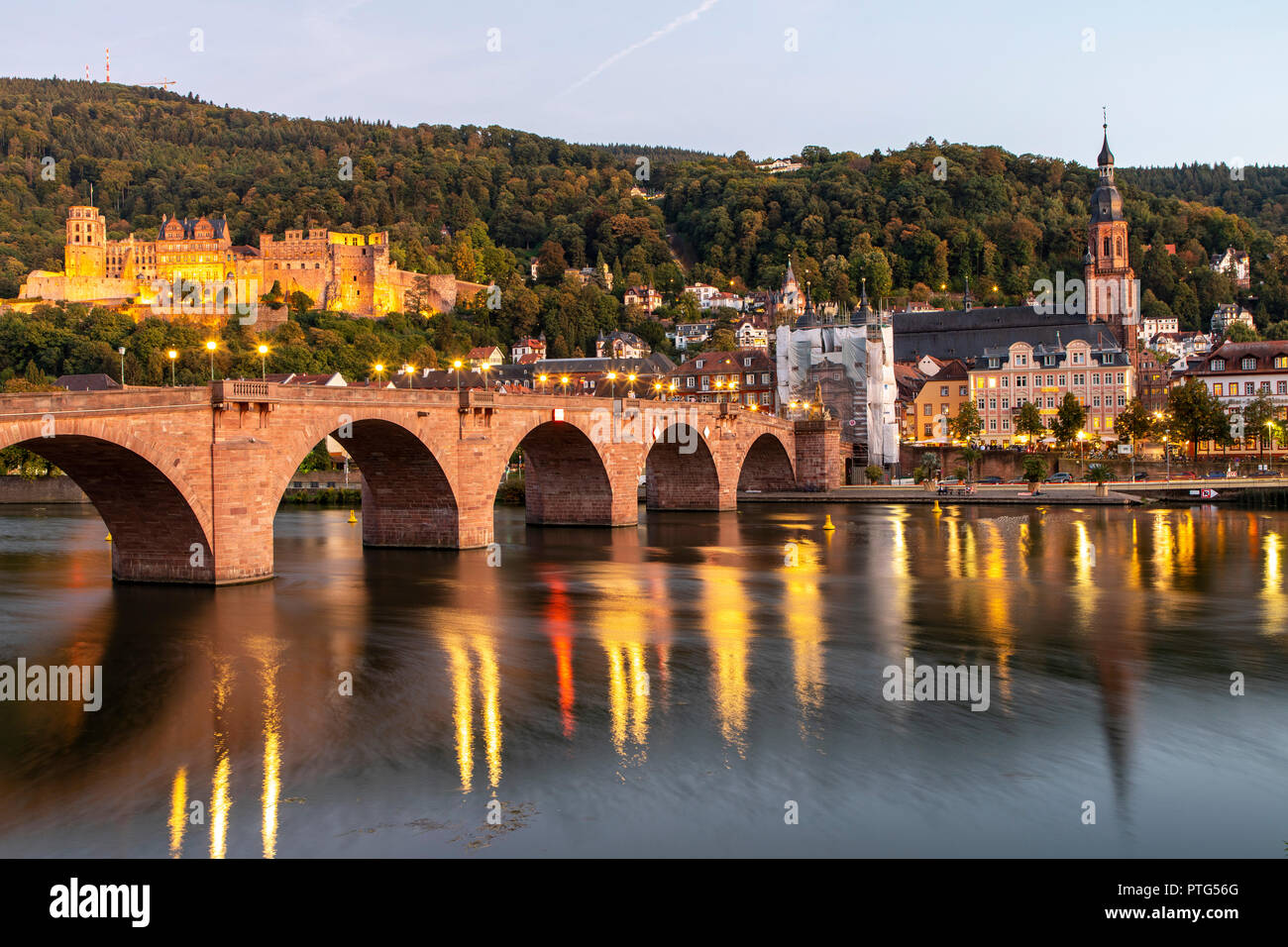Città vecchia di Heidelberg, Castello di Heidelberg, il Vecchio Ponte sul fiume Neckar, Germania Foto Stock