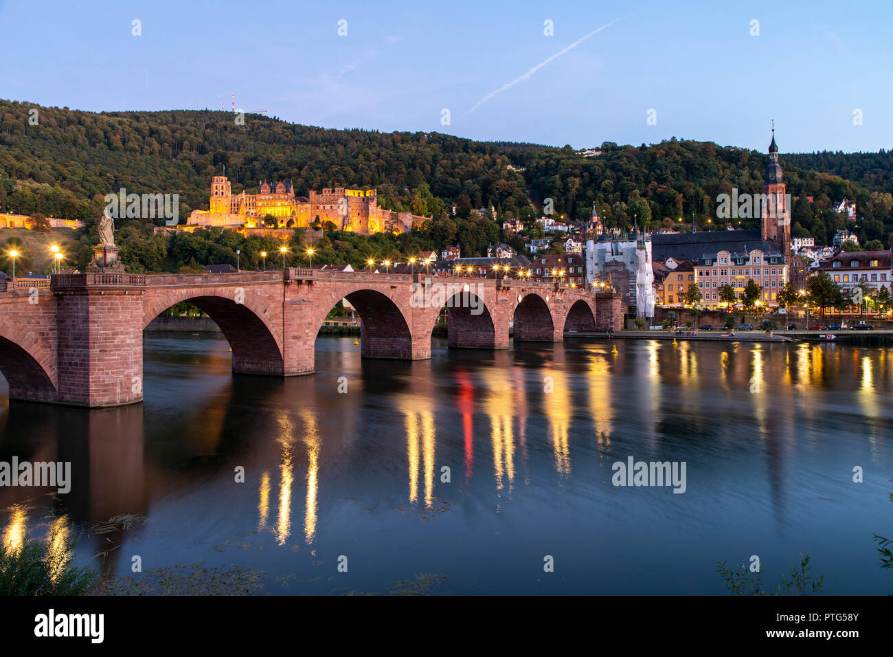 Città vecchia di Heidelberg, Castello di Heidelberg, il Vecchio Ponte sul fiume Neckar, Germania Foto Stock