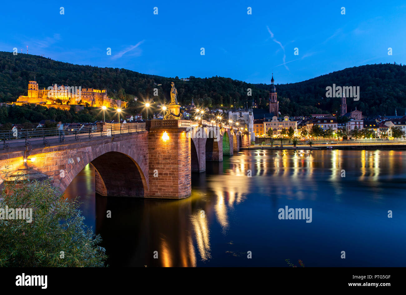 Città vecchia di Heidelberg, Castello di Heidelberg, il Vecchio Ponte sul fiume Neckar, Germania Foto Stock