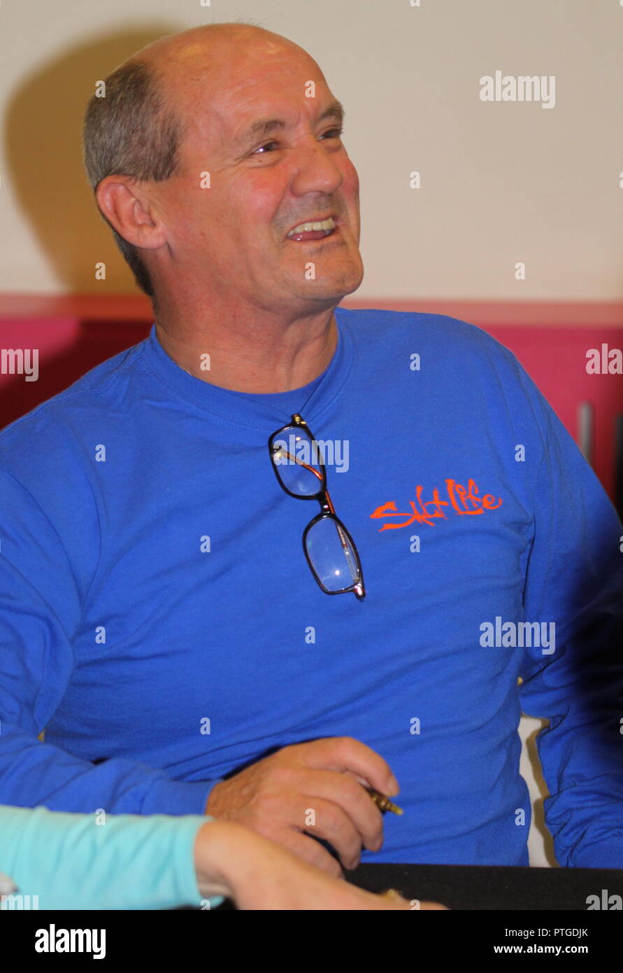 Liverpool,uk stelle dalla onorevole Browns ragazzi frequentano la firma del dvd in bbc merseyside Liverpool credit Ian Fairbrother/Alamy Stock Foto Foto Stock