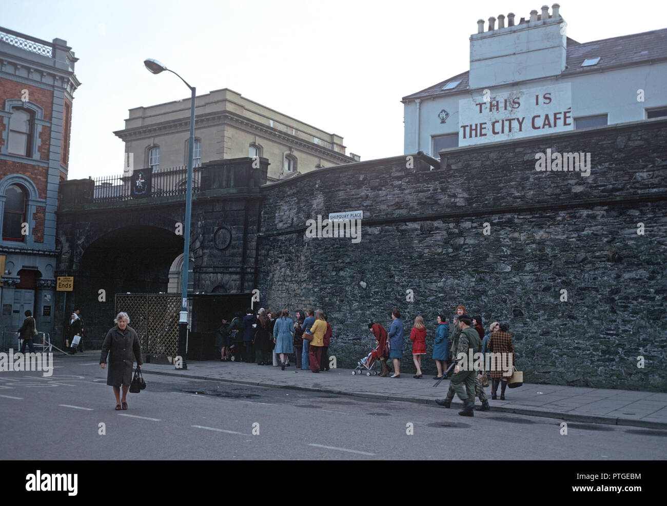 Shipquay porta alla città di Derry 17 ° secolo Mura, Derry City, Londonderry, Irlanda del Nord, anni 80 Foto Stock