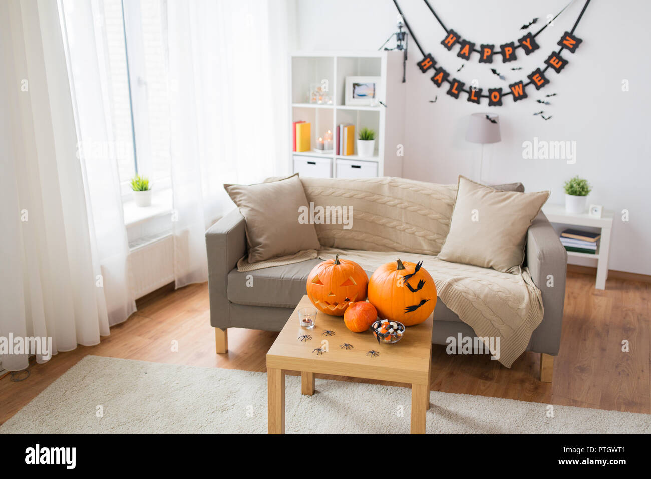 Jack-o-lantern e decorazioni di halloween a casa Foto Stock