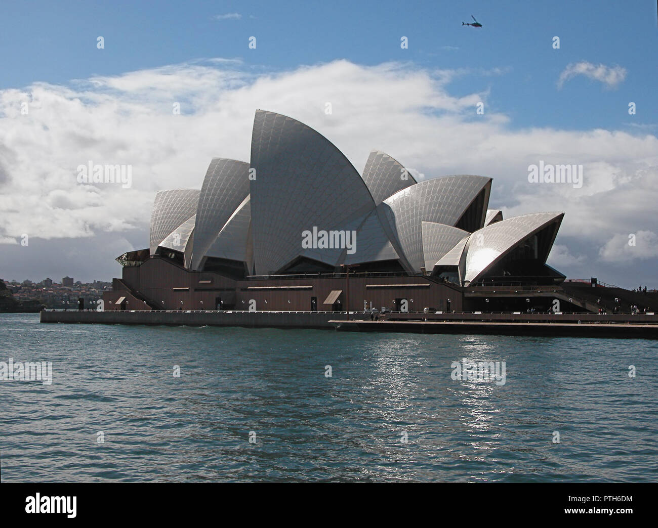 Sydney Opera House, Bennelong Point, dal Manly traghetto: Sydney, NSW, Australia Foto Stock