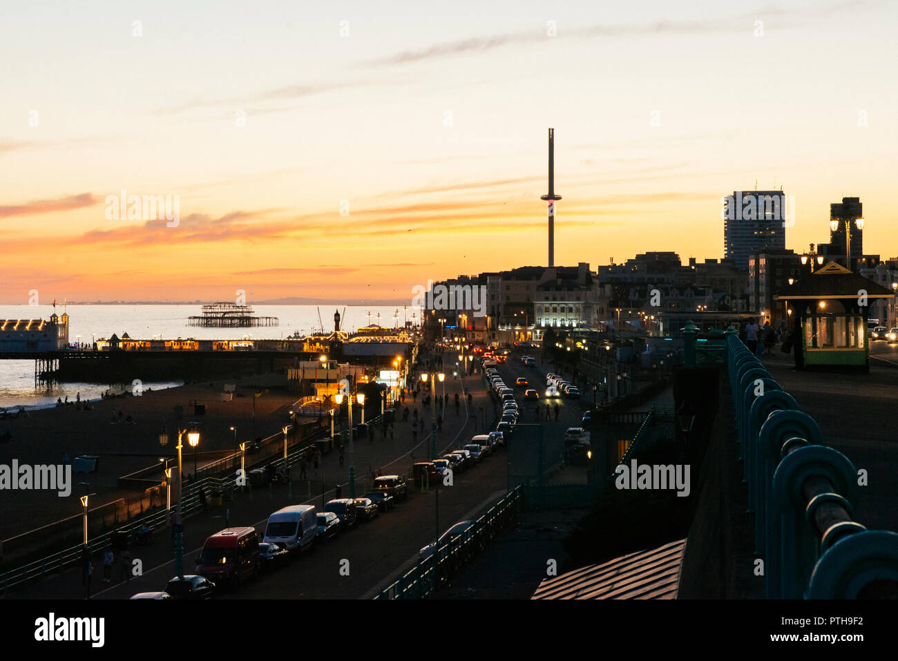 Brighton tramonto, Molo Ovest e i360 Foto Stock