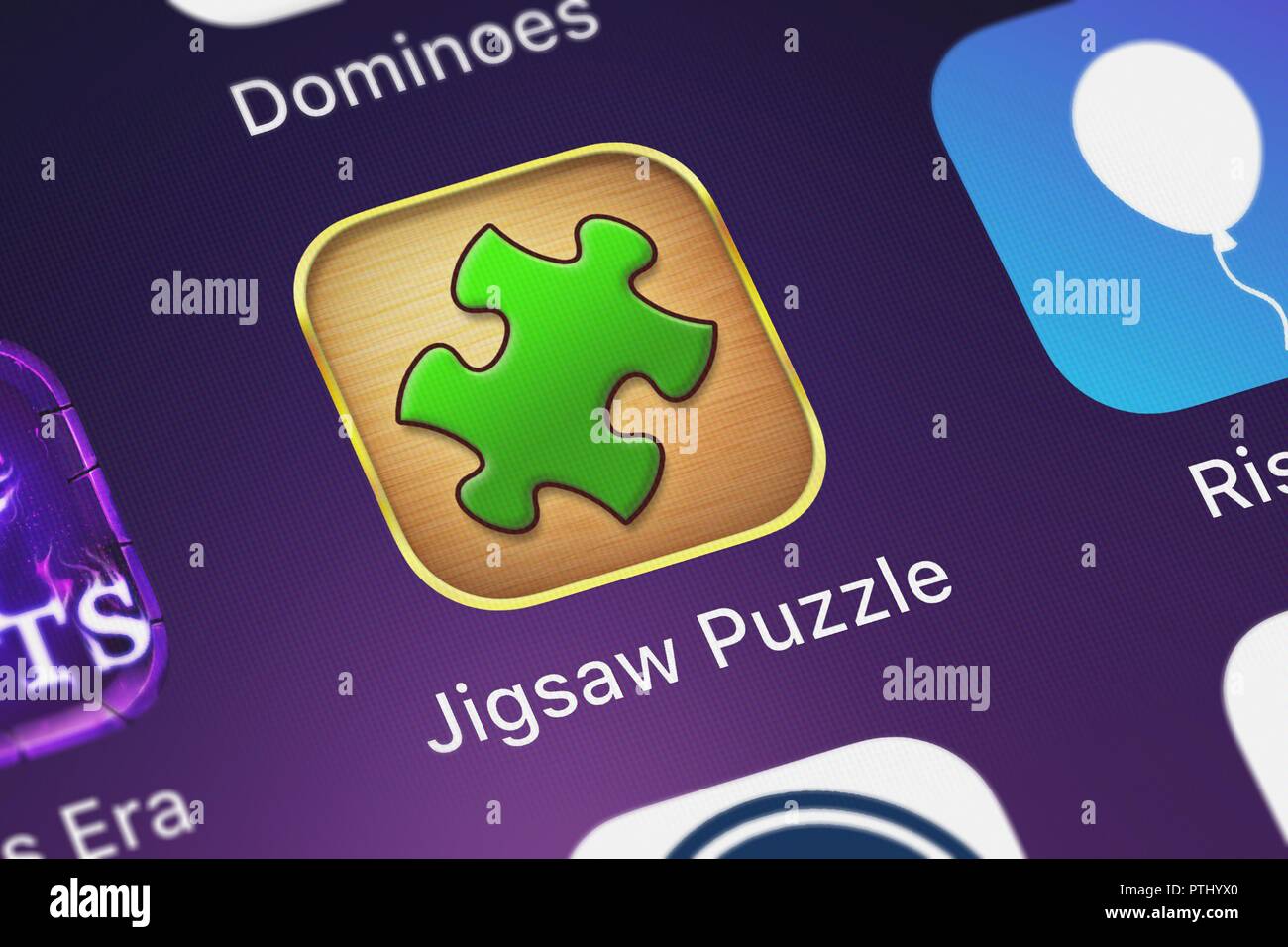 London, Regno Unito - 9 Ottobre 2018: Close-up del Puzzle Icona dal colpo critico Software, LLC su un iPhone. Foto Stock
