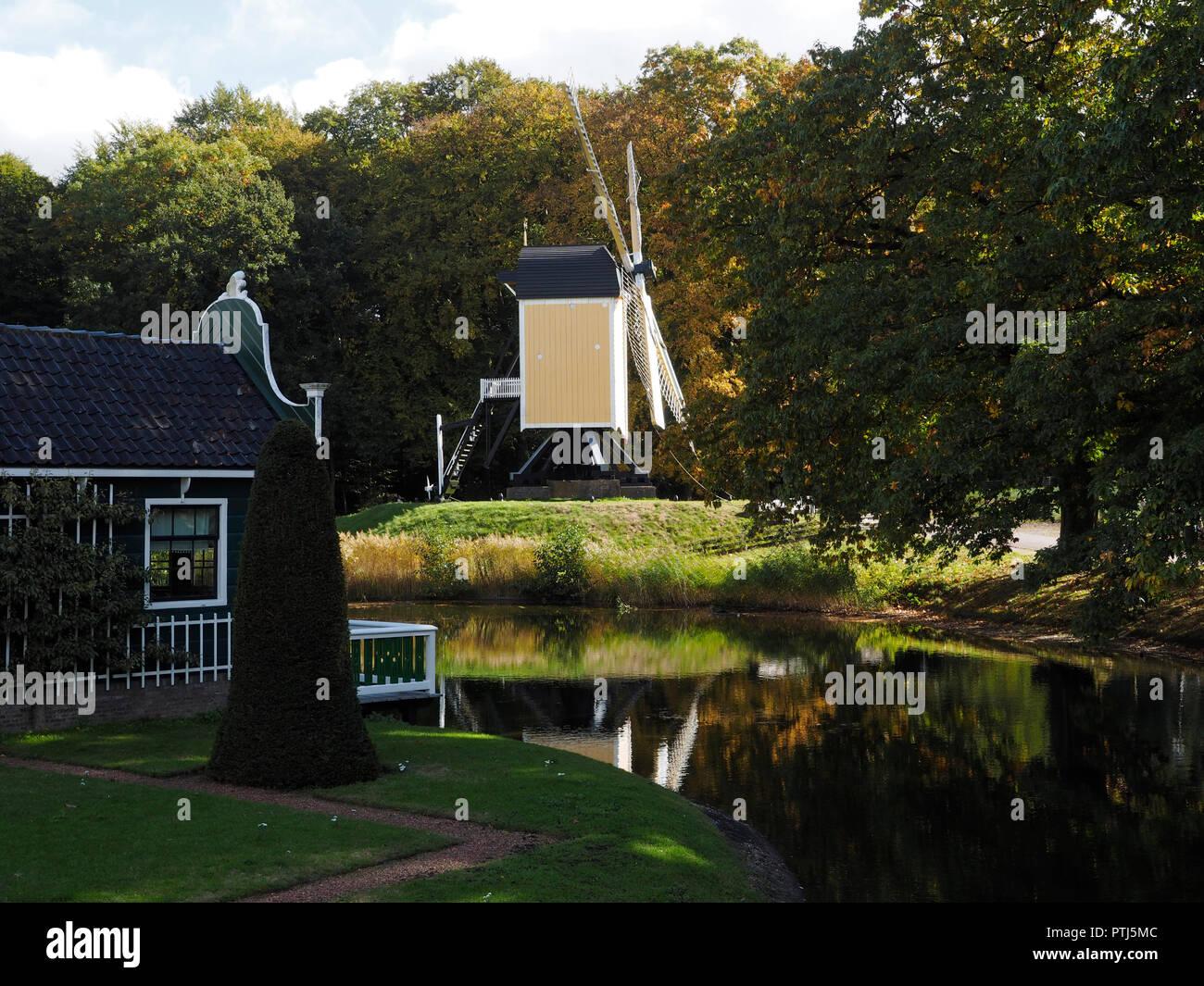 La Dutch Open Air Museum in Arnhem è un grande parco dove tipico olandese edifici storici vengono raccolti, è una popolare attrazione turistica in Foto Stock