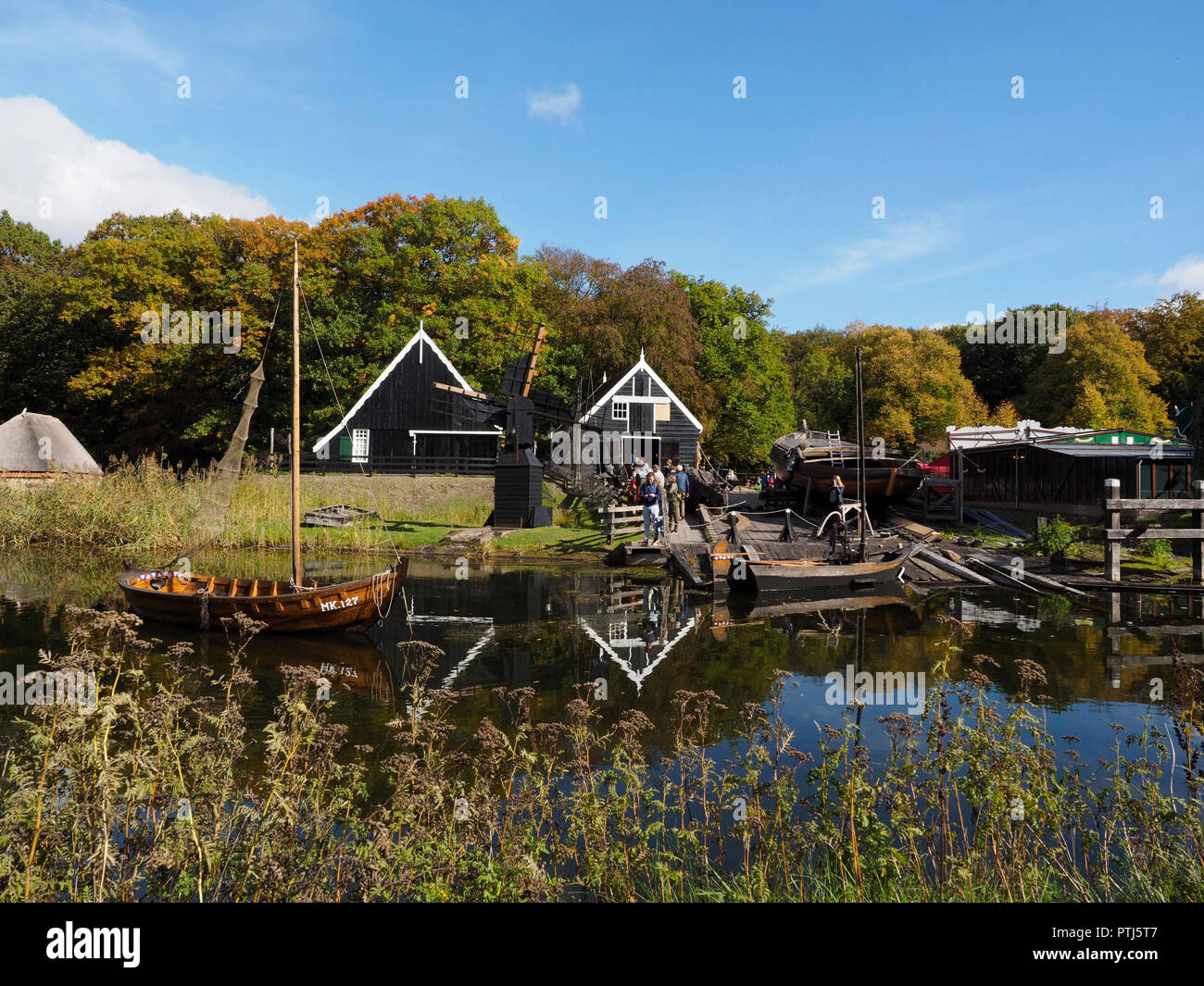 Il vecchio cantiere navale del Dutch Open Air Museum in Arnhem, Paesi Bassi. Si tratta di una popolare attrazione turistica che è un parco dove storici edifici olandese Foto Stock