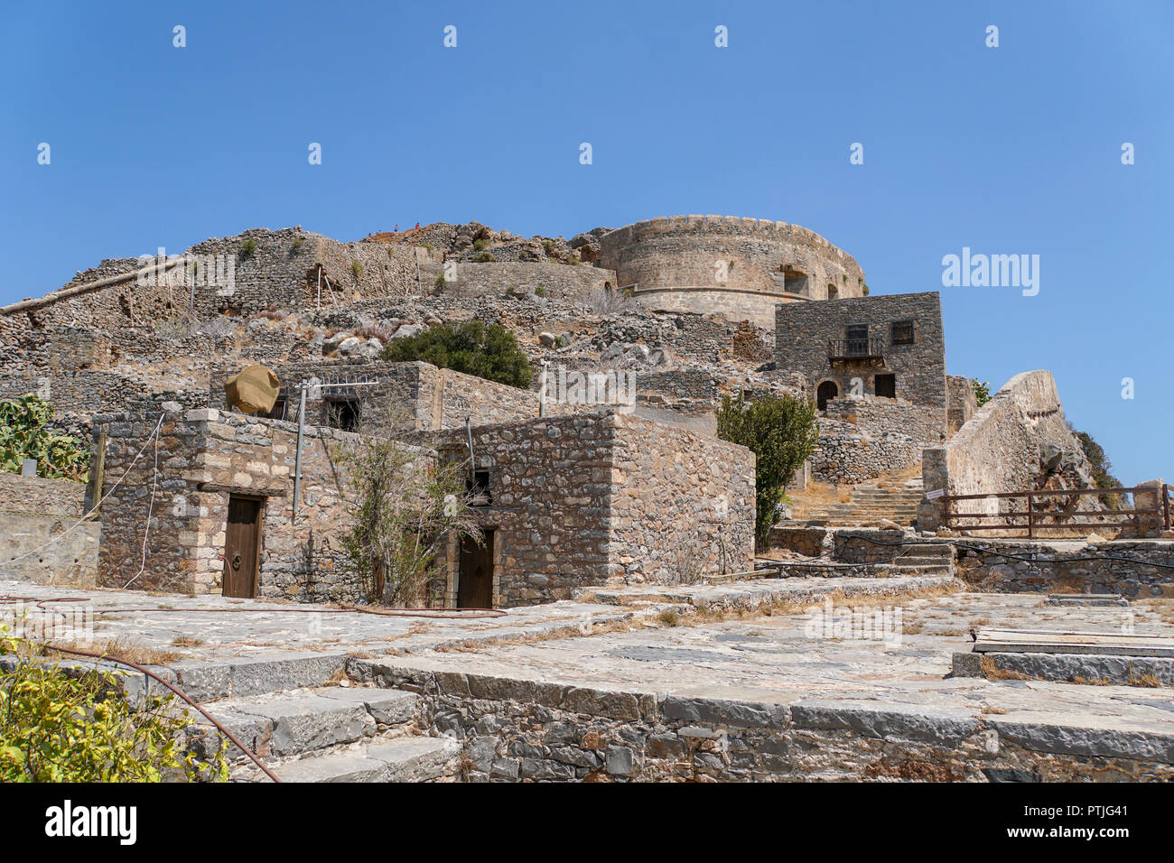 Spinalonga, Creta (Grecia). Costruita come una fortezza militare da soldati Genovese, l'isola è stata una lebbrosi comunità per alcuni degli ultimi secoli. Foto Stock