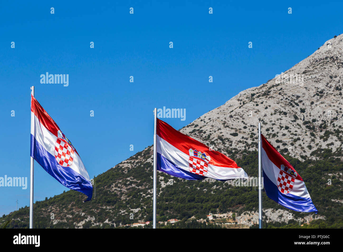 Bandiere croata di fronte a San Ilija. Foto Stock