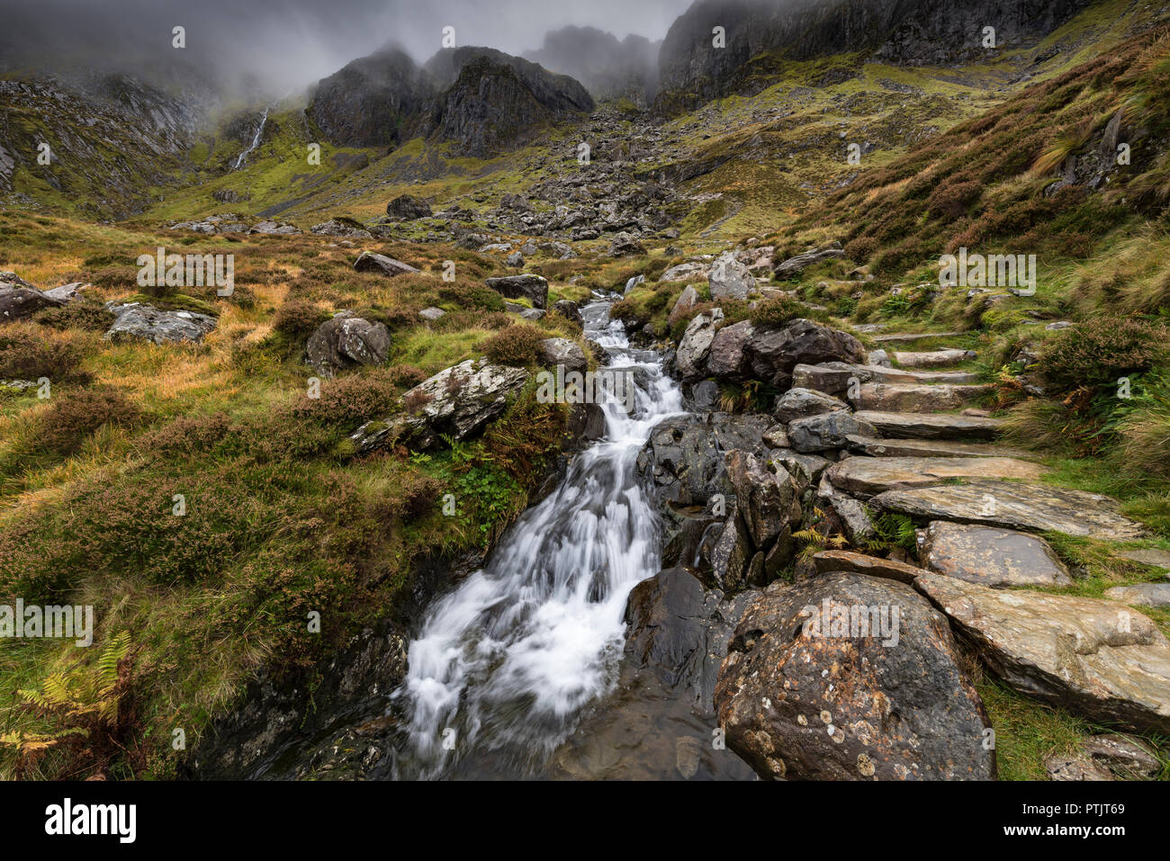 Cwm Idwal Llyn Idwal nella valle Ogwen Snowdonia National Park il Galles del Nord Foto Stock