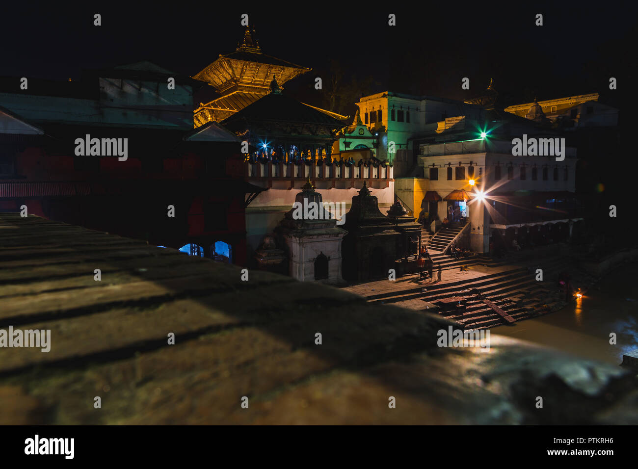 Kathmandu, Nepal - Ott 8,2018:Vista del tempio di Pashupatinath di notte.it è uno dei più sacro tempio indù nel mondo. Foto Stock