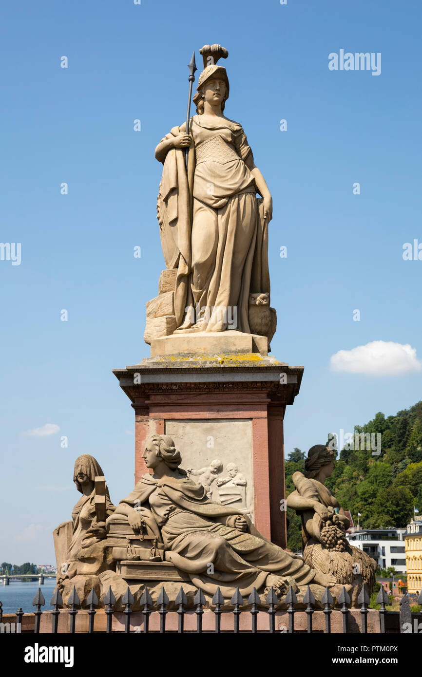 Dea Minerva, monumento, Karl Theodor Ponte, Ponte Vecchio, Heidelberg, Baden-Württemberg, Germania Foto Stock