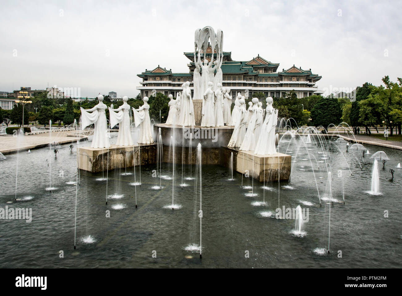 Fontane da Grand popolare casa di studio a Pyongyang in Corea del Nord. Foto Stock