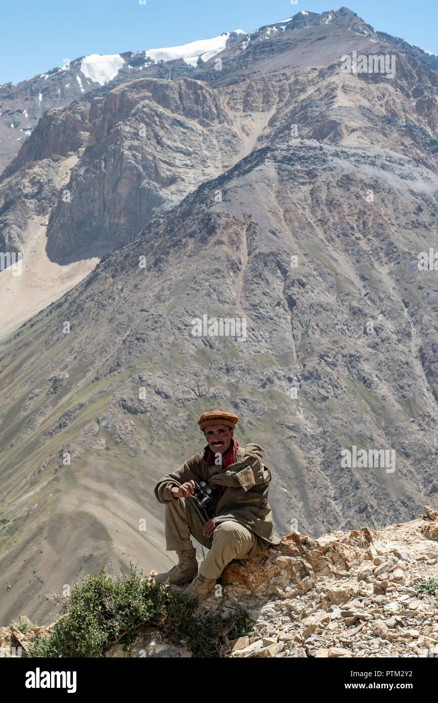 Un uomo Wakhi nelle montagne del Wakhan corridoio dell'Afghanistan. Foto Stock