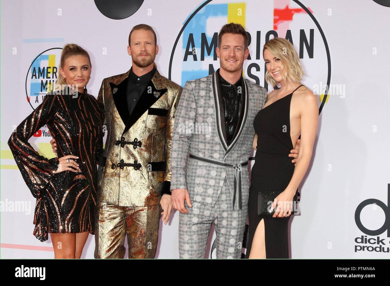 Brittney Marie Cole, Brian Kelley, Tyler Hubbard, Hayley Hubbard di arrivi per 2018 American Music Awards - Arrivi 1, Microsoft Theatre, Los Angeles, CA il 9 ottobre 2018. Foto di: Priscilla concedere/Everett Collection Foto Stock