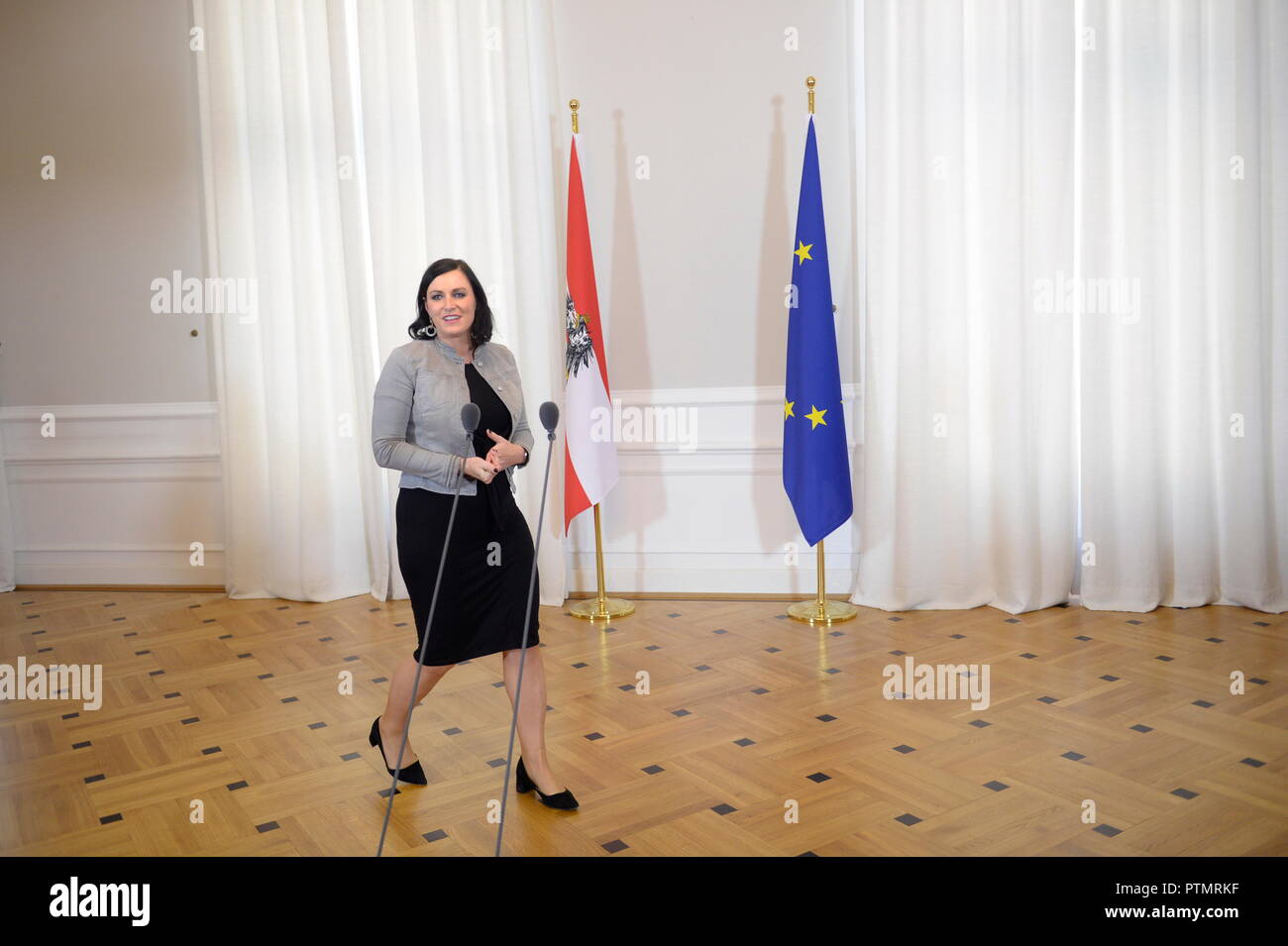 Vienna, Austria. Ottobre 10, 2018. Consiglio dei ministri della Cancelleria federale. La foto mostra il Ministro federale della sostenibilità e del turismo, Elisabeth Köstinger (ÖVP). Credit: Franz PERC / Alamy Live News Foto Stock