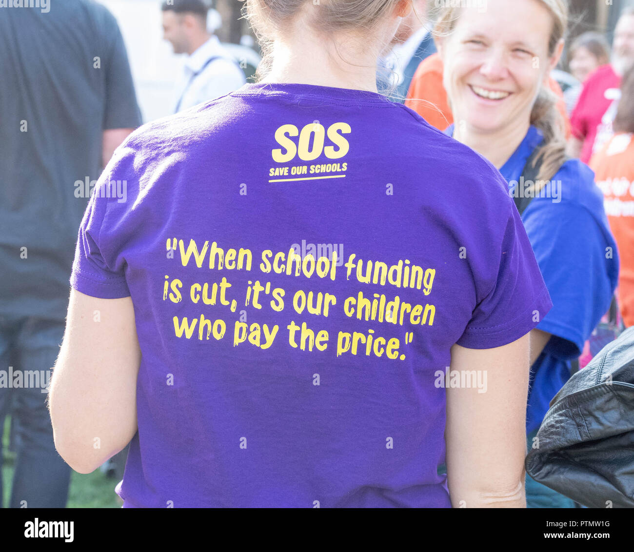 Londra 10 ottobre 2018 salva la nostra campagna nelle scuole circa sottocapitalizzazione nelle scuole ha scuole bambini raccontando MP storie di come la sottocapitalizzazione effetti nelle loro scuole. Credit Ian Davidson/Alamy Live News Foto Stock