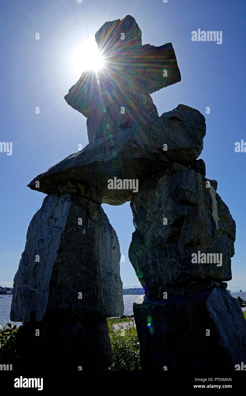 Inukshuk, umani fatti in pietra miliare di pietra, Vancouver, Canada Foto Stock