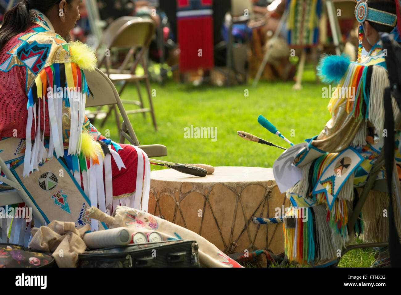 I percussionisti al Tamkaliks Pow Wow in Wallowa, Oregon. Foto Stock