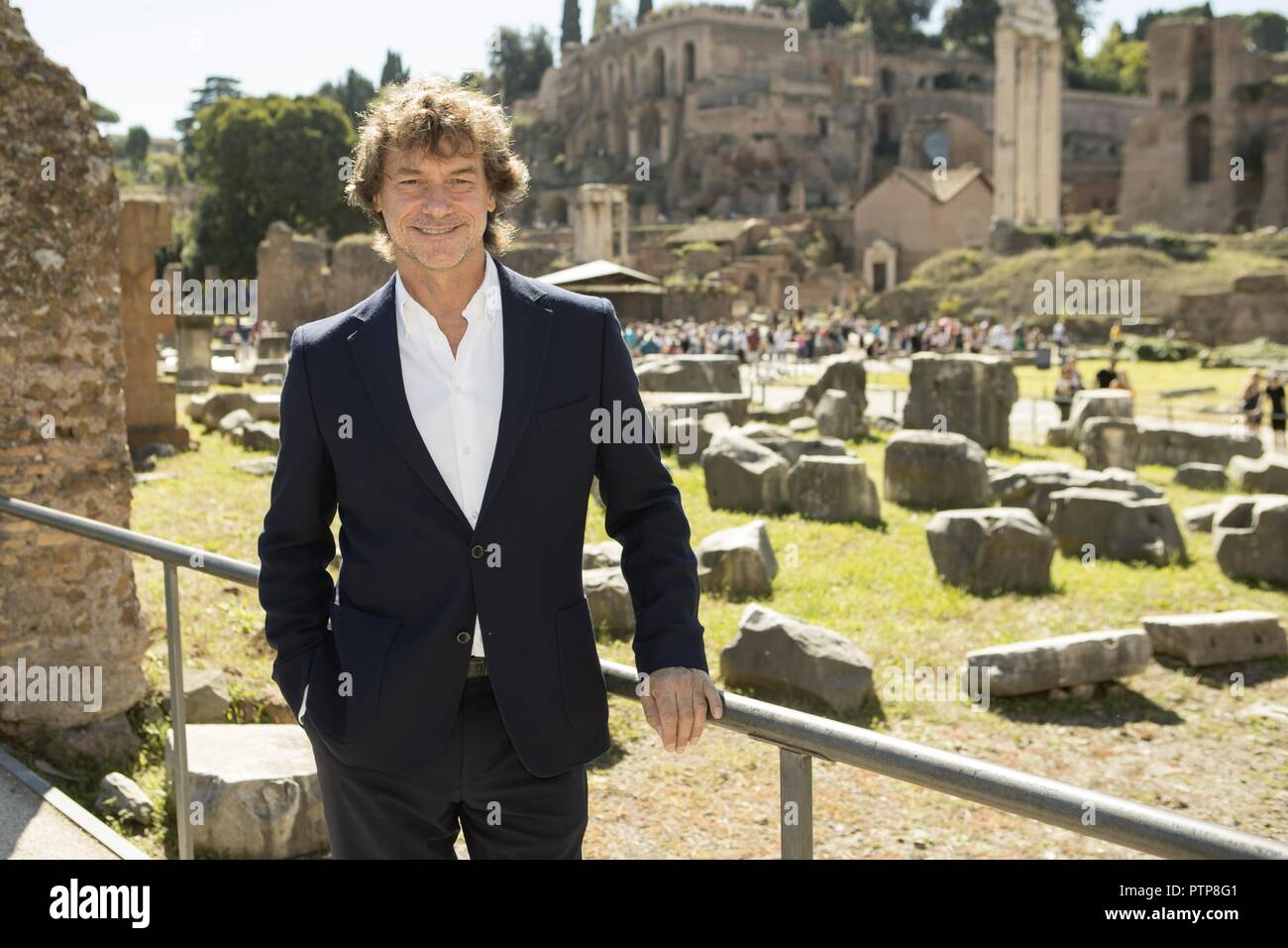 Alberto Angela conduttore televisivo presenta dei Fori Imperiali il documentario programma "Ulisse". Italia Roma 28/09/2018 : Photo Remo Casilli/S Foto Stock