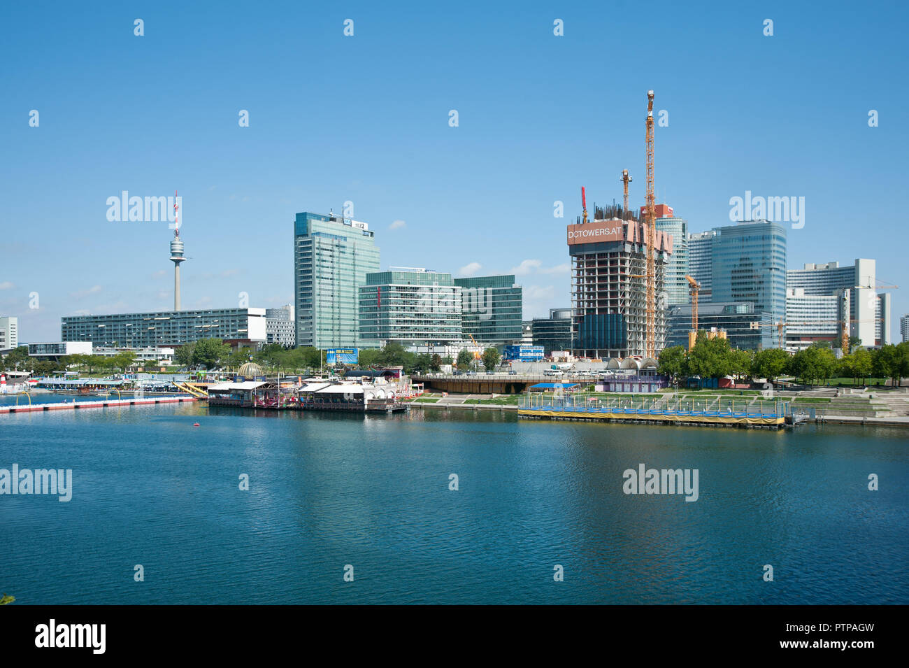 Wien, Donaucity, Neubau des DC Tower Foto Stock