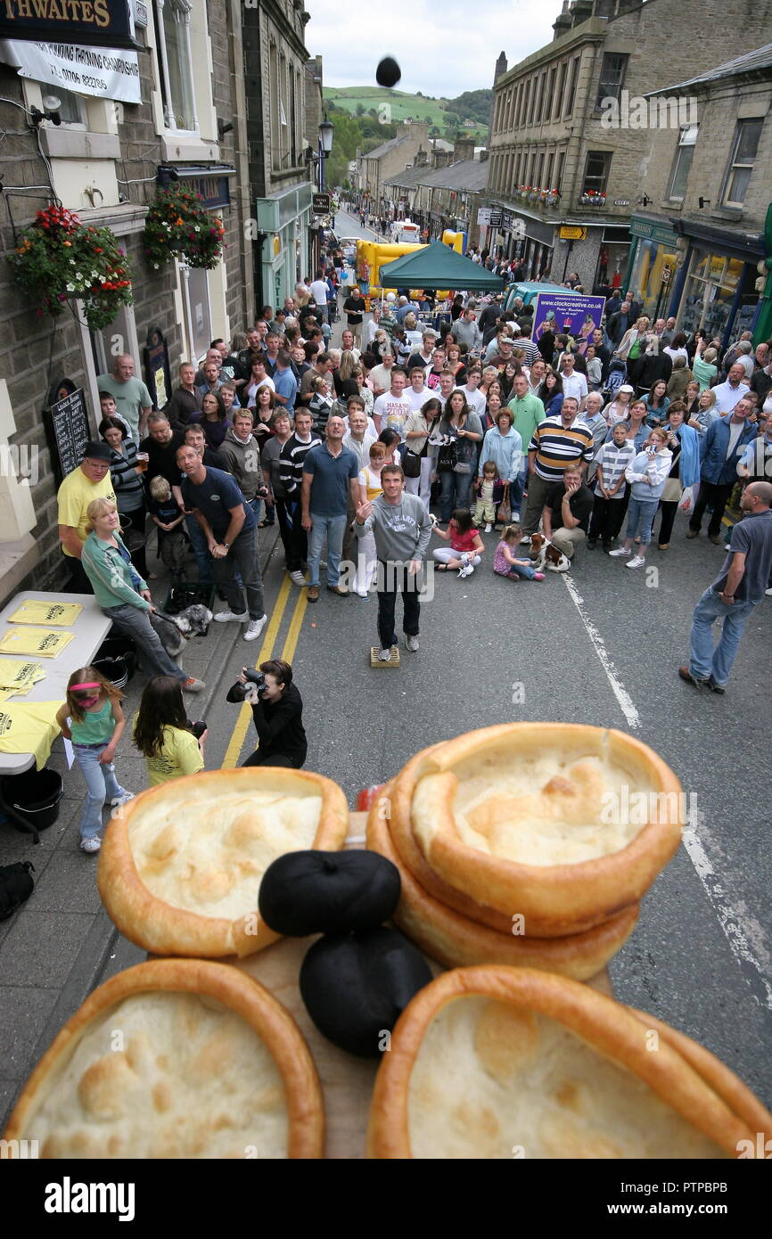 Mondo Black Pudding gettando campionati, Ramsbottom, Nr Bury, Lancashire 9 settembre 2007. L evento coinvolge i concorrenti gettando budini da Foto Stock