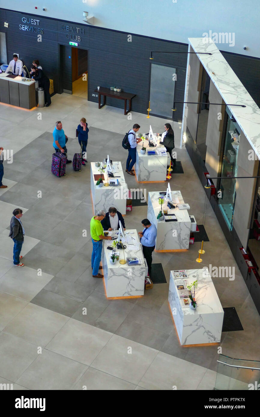 Reception all'interno di Radisson Hotel, Londra Stansted Airport Foto Stock