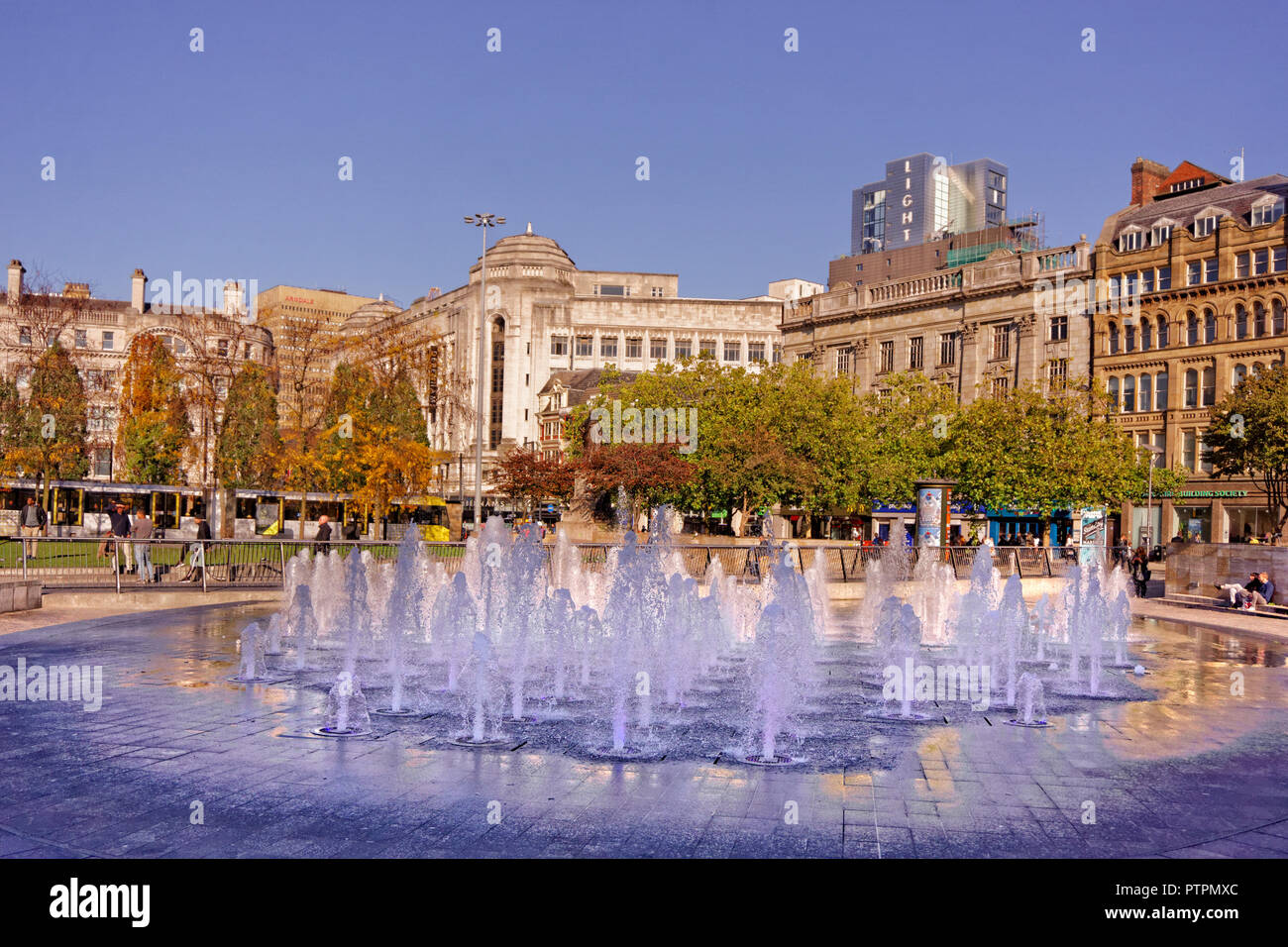 Fontane in Piccadilly Gardens, il centro città di Manchester, Greater Manchester, Inghilterra. Regno Unito. Foto Stock
