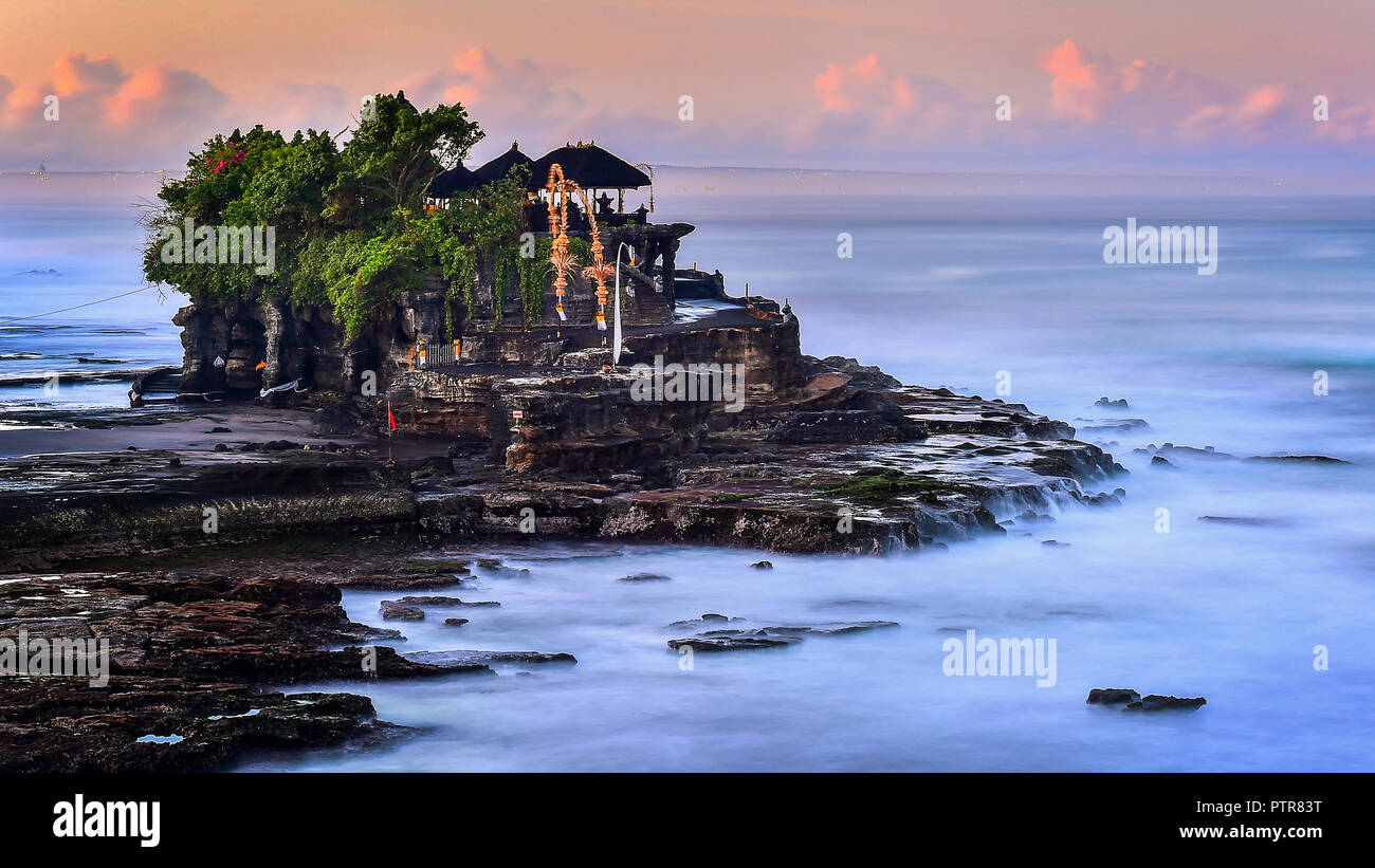 Dal Tempio Tanah Lot nell isola di Bali Indonesia. Foto Stock