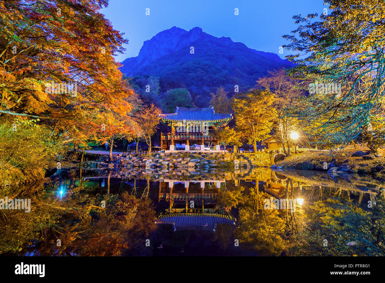 Baekyangsa tempio in autunno,Naejangsan Park in Corea del Sud. Foto Stock