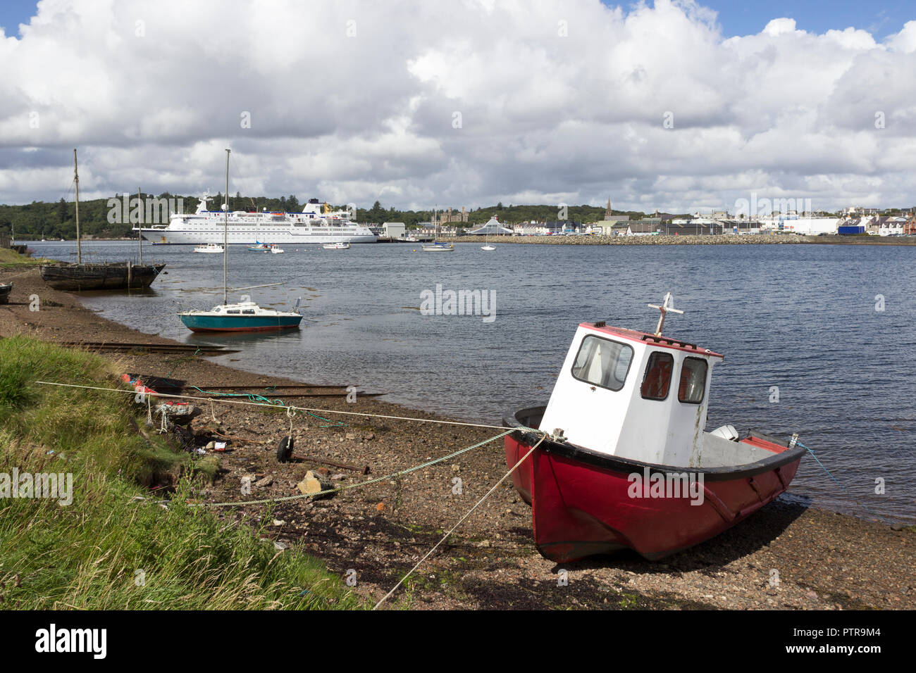 Vecchie navi a Goat Island, Stornoway, isola di Lewis, Western Isles, Ebridi Esterne, Scotland, Regno Unito Foto Stock