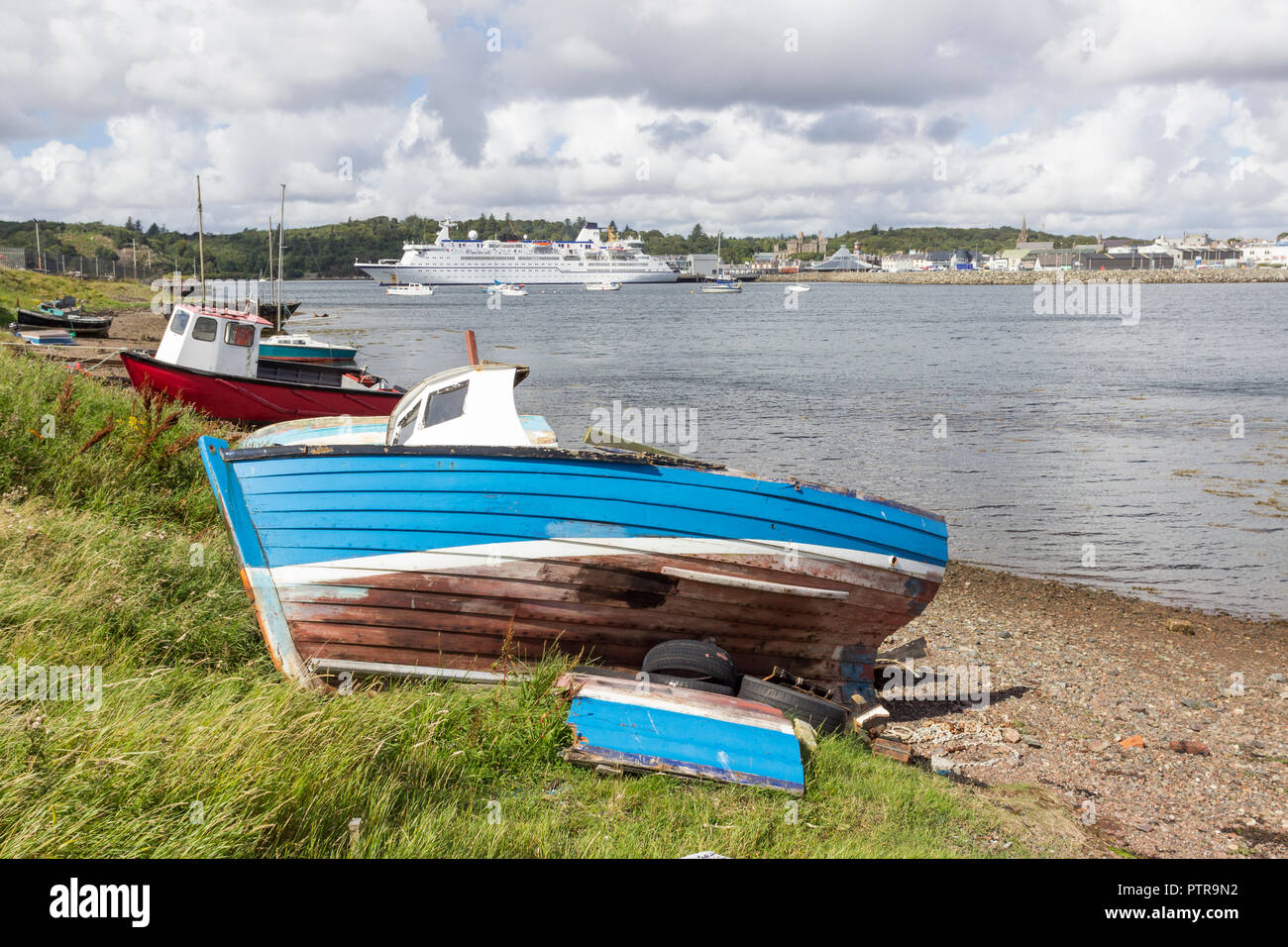 Vecchie navi a Goat Island, Stornoway, isola di Lewis, Western Isles, Ebridi Esterne, Scotland, Regno Unito Foto Stock