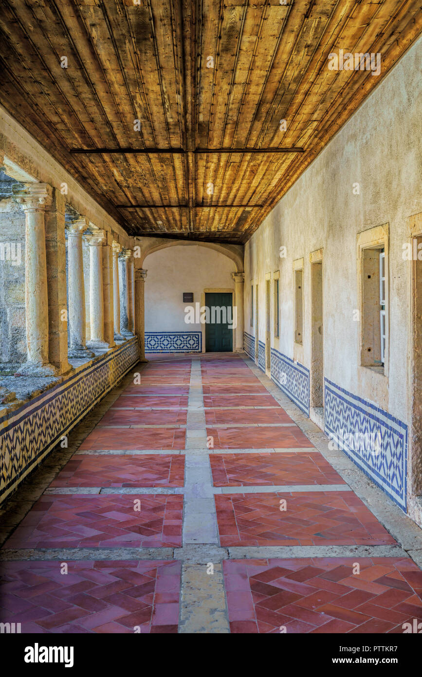 Il Convento di Cristo è un romano ex monastero cattolico di Tomar in Portogallo. Il convento fu fondato dall'ordine dei poveri Cavalieri del Tempio (o T Foto Stock