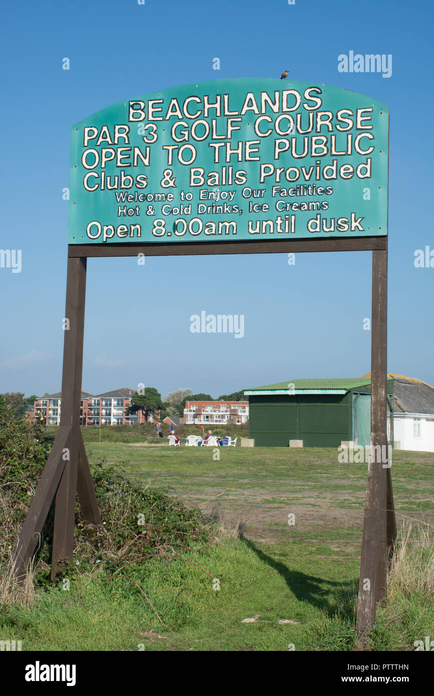 Firmare all'entrata Beachlands Hayling Island golf in Hampshire, Regno Unito Foto Stock