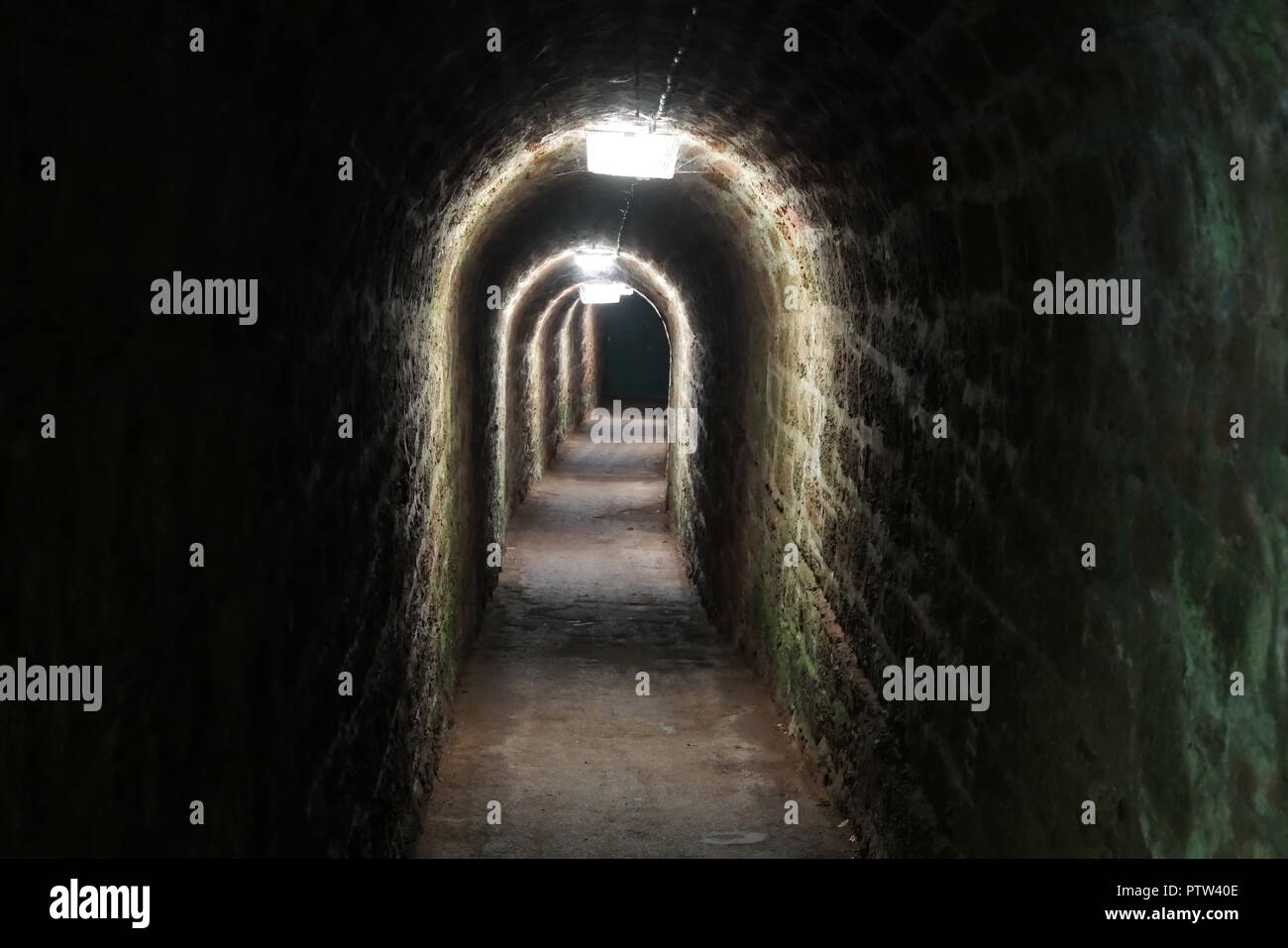 Tunnel dei contrabbandieri immagini e fotografie stock ad alta risoluzione Alamy