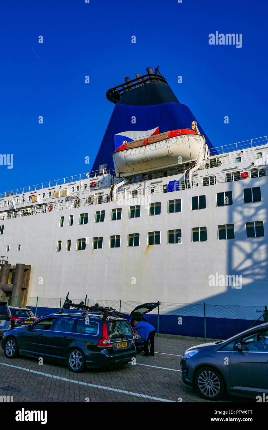 P & O traghetto, orgoglio di York, ormeggiata al porto di Zeebrugge, Belgio, Foto Stock
