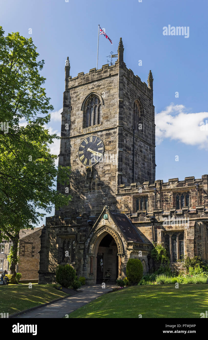 La medievale chiesa della Santa Trinità a Skipton, nello Yorkshire, Regno Unito , un grado un edificio elencato. Foto Stock