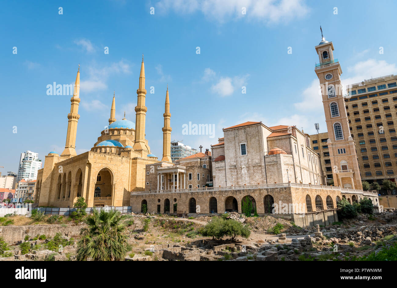 Beirut Libano strade il centro cittadino di Beirut con la moschea e la chiesa accanto a ciascun altro Foto Stock