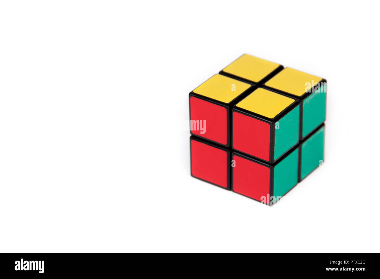 Quattro piastrelle di rubik tipo di cubo, semplice puzzle isolati su sfondo bianco Foto Stock
