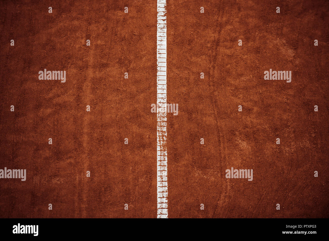 Orange Campo da tennis bianco sullo sfondo delle linee Foto Stock