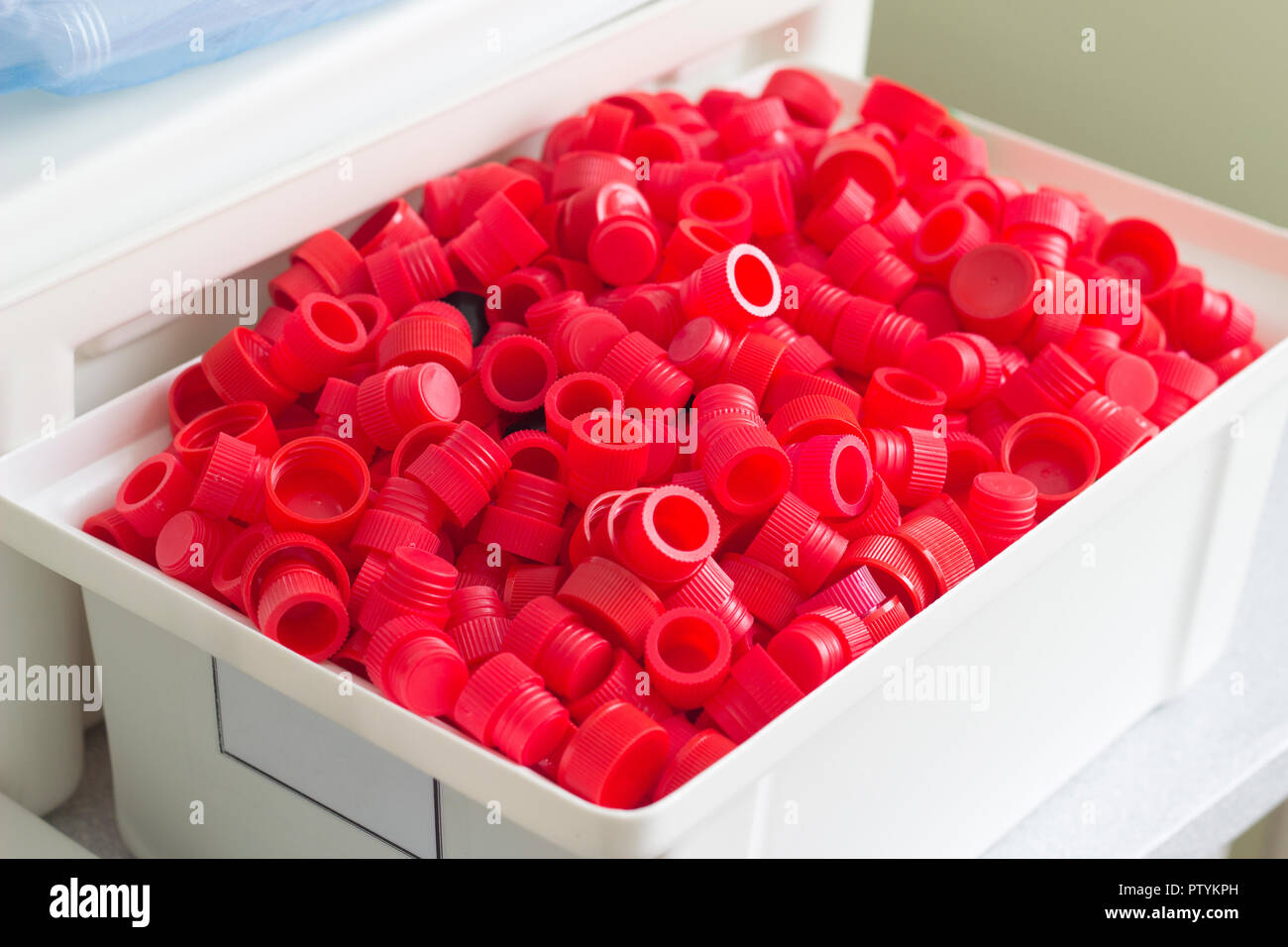 La capacità totale di rosso tappi medica Foto Stock